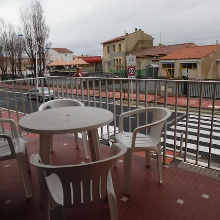 Deux-pieces 4 Pers Avec Parking, Proche - Fr-1-750-89 Appartement